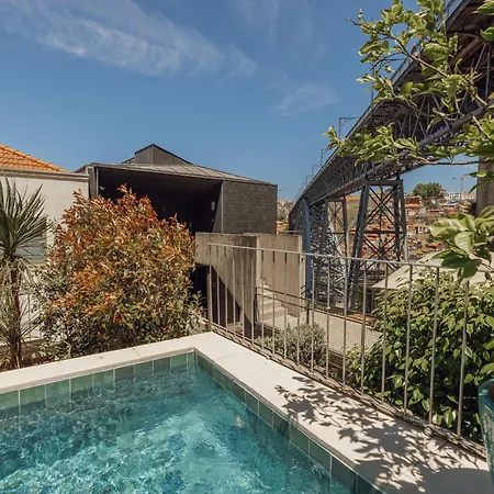 Bridge & Pool Retreat By Vacationy * Vila Nova de Gaia